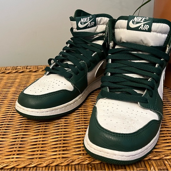 Air Jordan I Retro High OG - Picture 6 of 11
